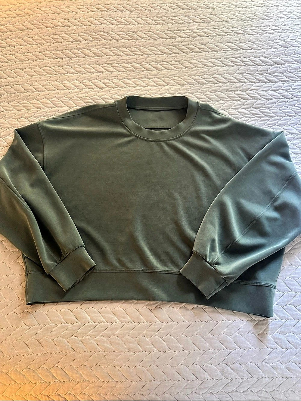 Lululemon Softstreme Perfectly Oversized Cropped Crew Green Size 14
